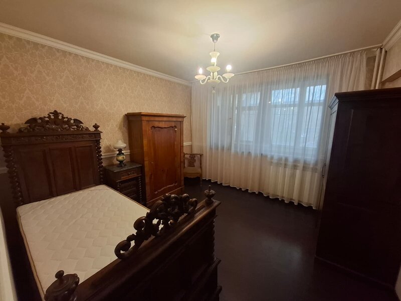 Eroii Revolutiei, Apartament 2 camere et. 1 la 10 minute pe jos de M2.