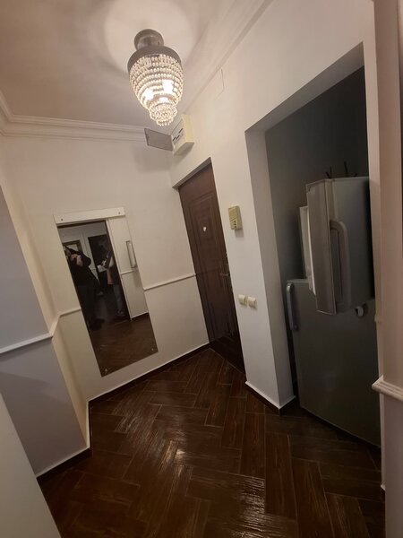 Eroii Revolutiei, Apartament 2 camere et. 1 la 10 minute pe jos de M2.