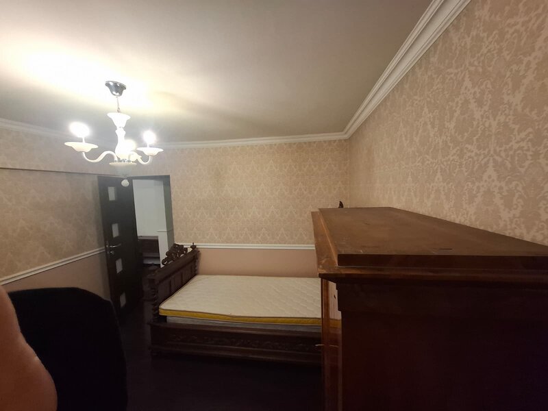 Eroii Revolutiei, Apartament 2 camere et. 1 la 10 minute pe jos de M2.